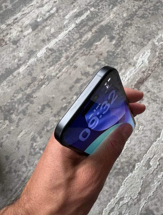 Vând iPhone 16 black
Achizitionat in febr 2025 de la Emag.
Garantie