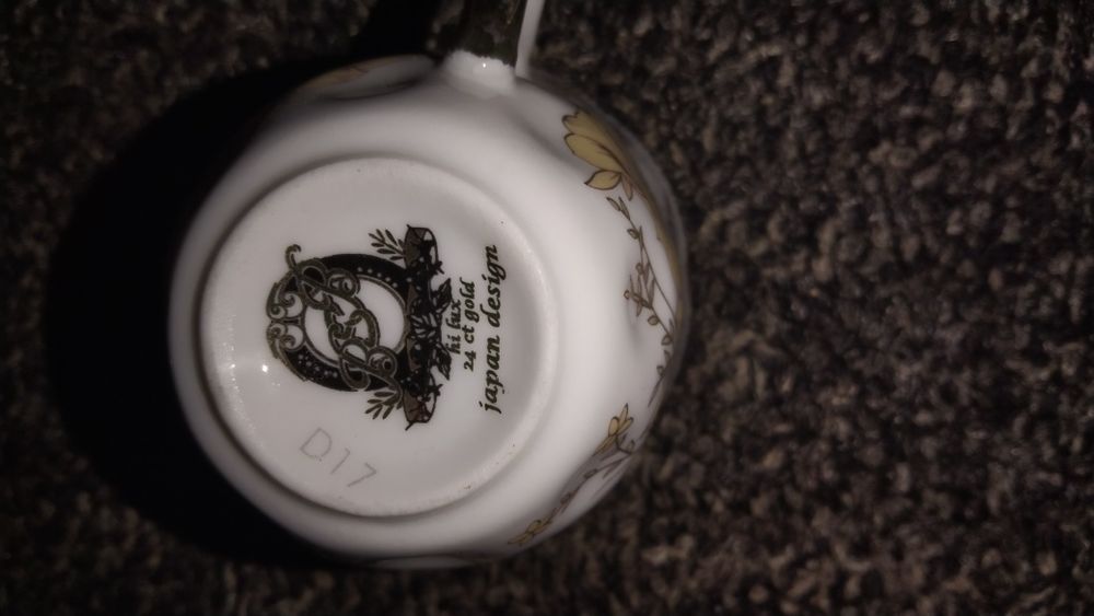 Кофейные чашечки и тарелочки