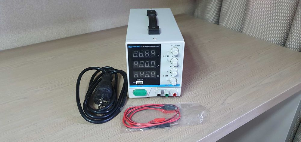 Настольный блок питания  Longwei PS3010DF.