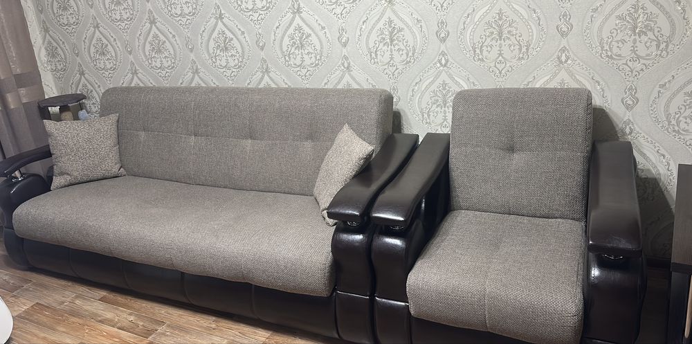 Продам диван и 2 кресла раскладные