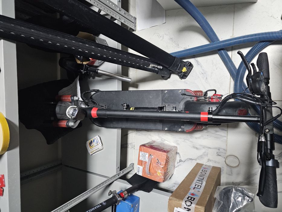 Электросамокат в отличном состояний