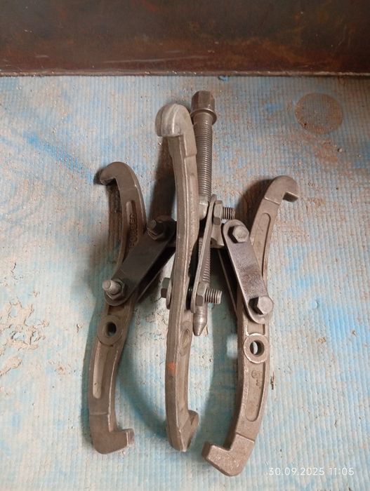 Продам съёмник в отличном состоянии.