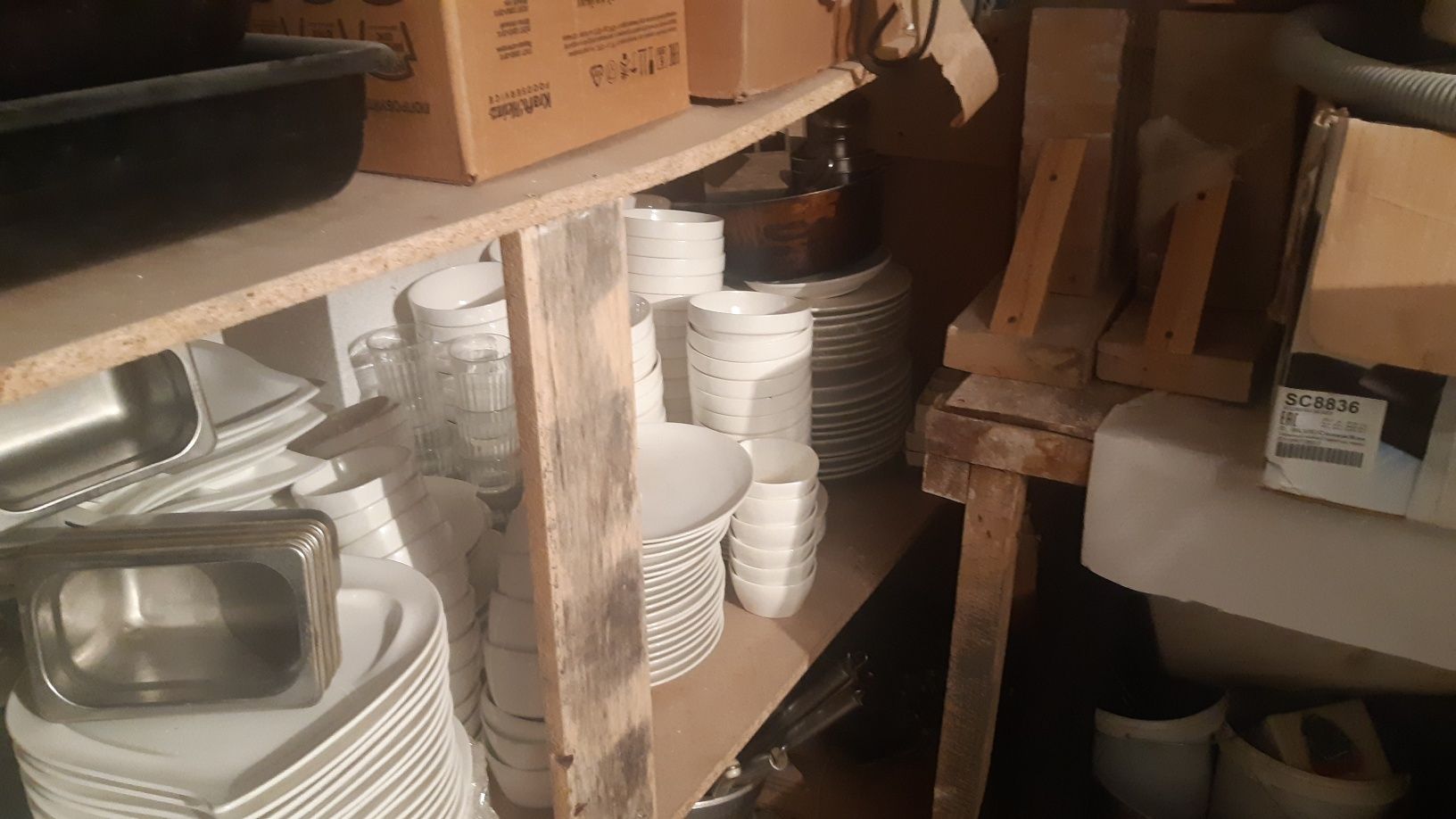 Продам тарелки разных форм по 300 тг за штуку