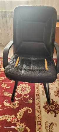 Кресло офисное черное
