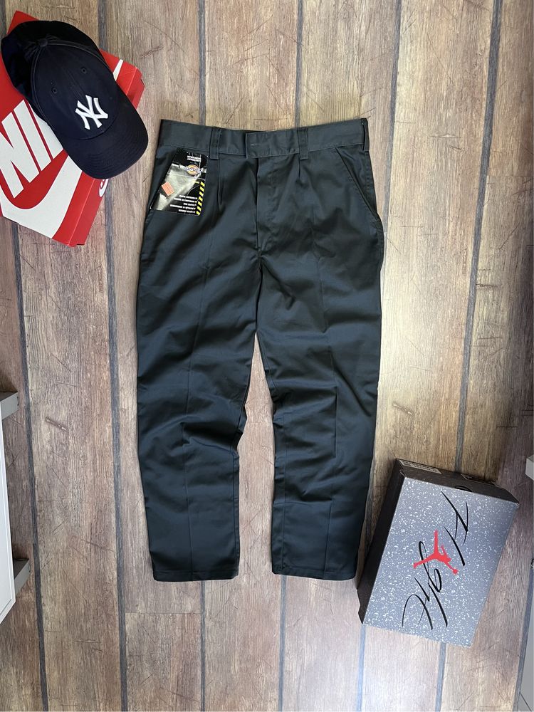 Pantaloni dickies noi cu eticheta