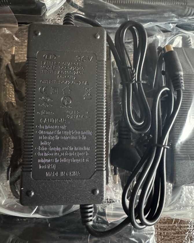 Incarcator de 42V cu 2 A mufa 8mm pentru Trotineta Xiaomi sau Ninebot