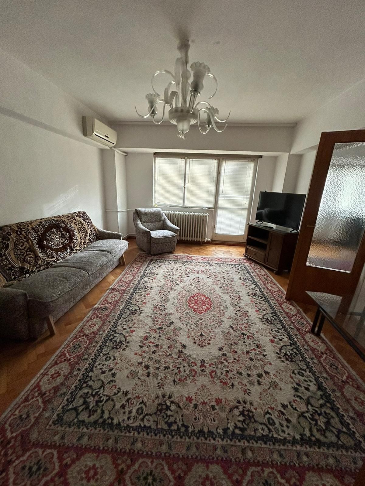 Închirieze apartament zona Unirii