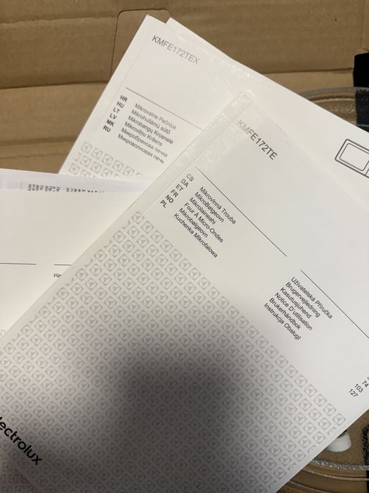 Cuptor microunde incorporabil Electrolux KMFE172TEX Nou 17l 800W