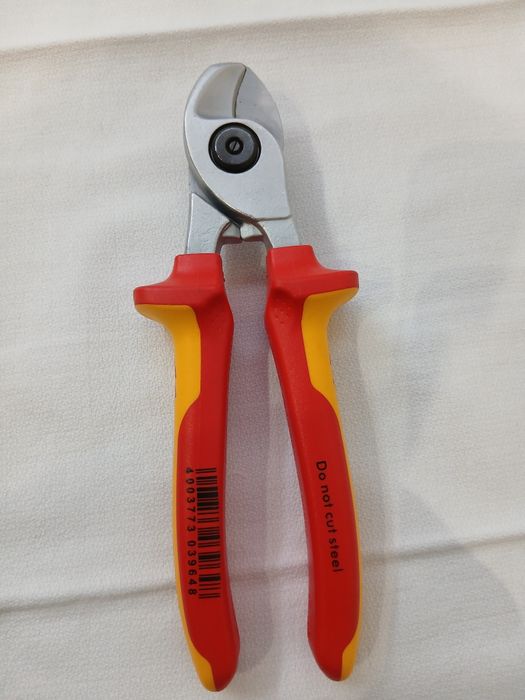 Clește pentru tăiat cabluri Knipex 95 16 165