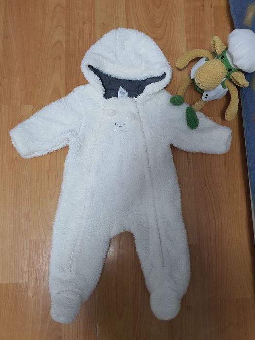 Salopeta blăniță ursulet alb combinezon bebe 6-9 luni overall