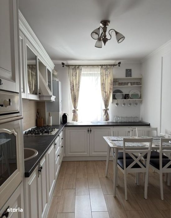 Apartament 3 camere, boxa si parcare Tractorul Brasov