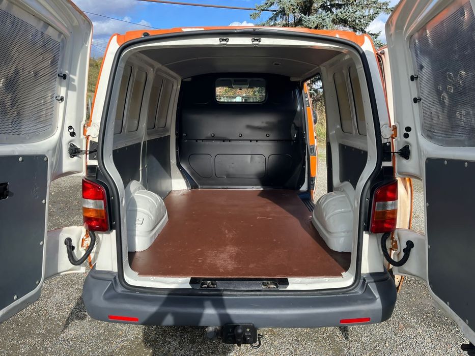 Volkswagen Transporter T5 1.9 TDI, an 2006, fara AC