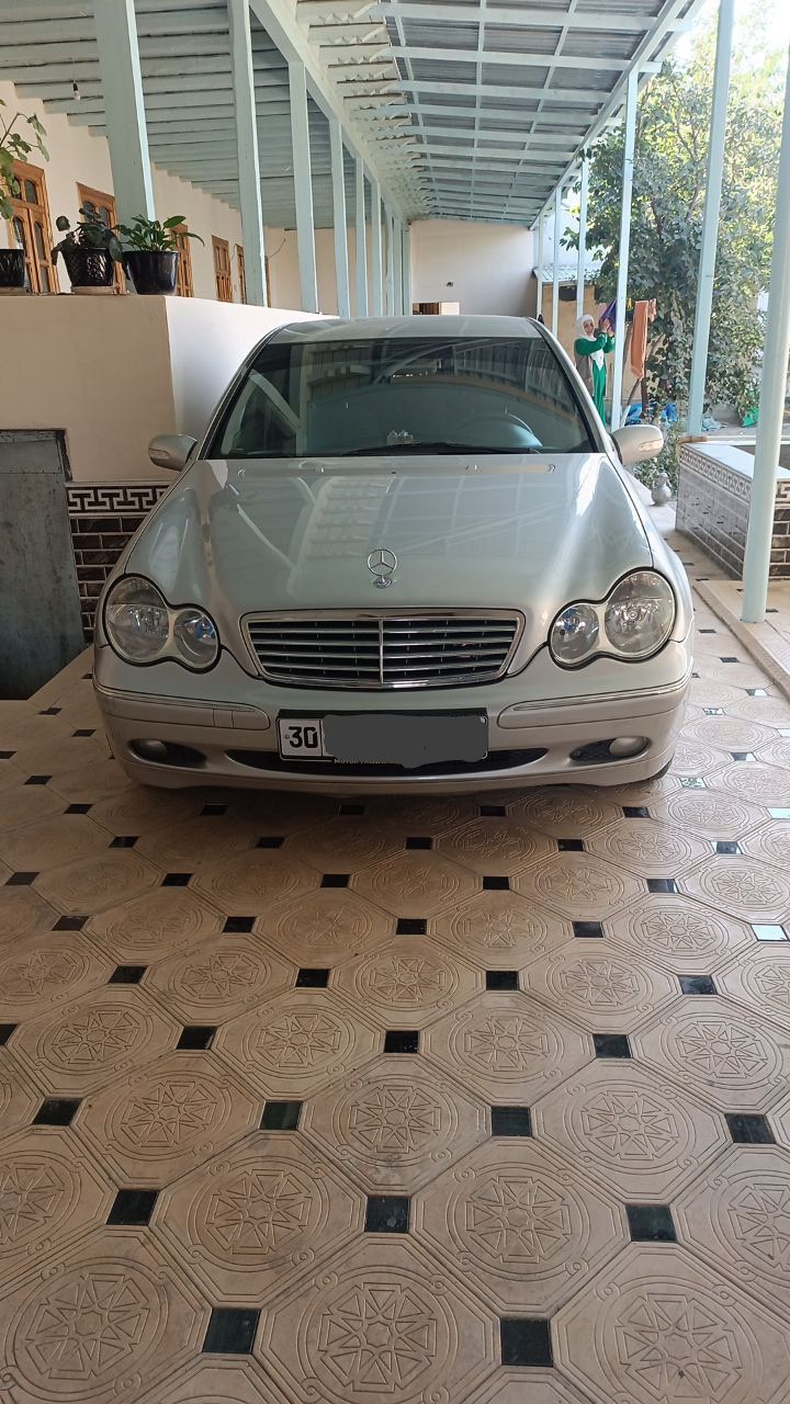 Mersedes benz c200