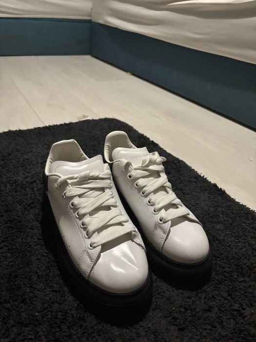Alexander McQueen adidasi