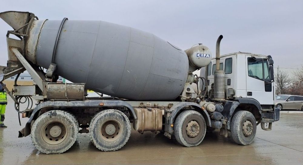 Dezmembrez Iveco Tracker Cursor Cifa