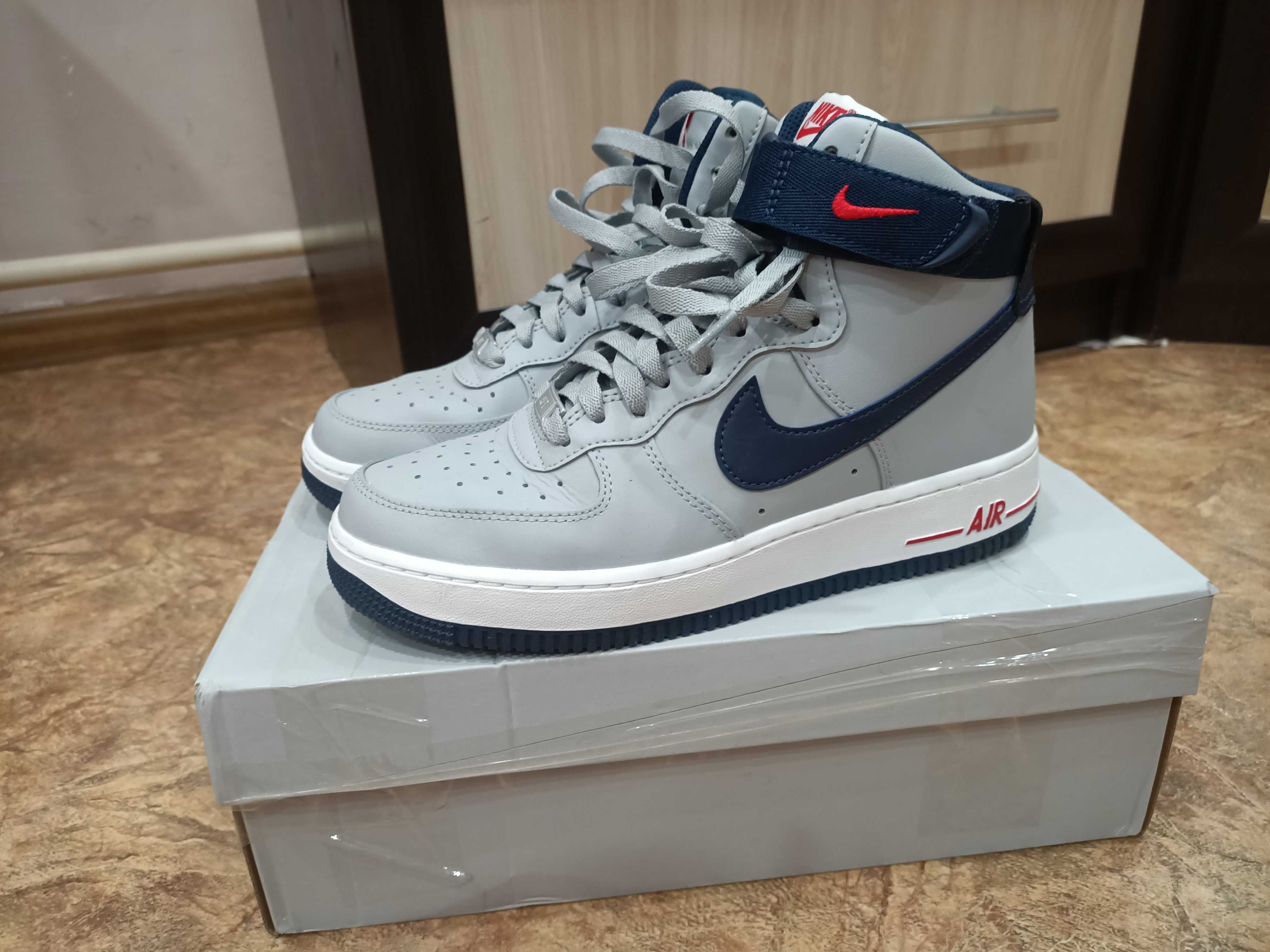 Кроссовки Nike Air Force 1 серого цвета