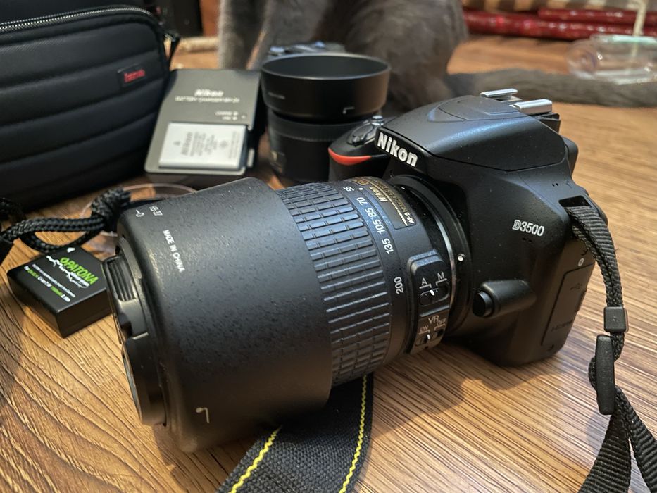 Nikon D3500 cu 35mm, 18-55 si 55-200mm
