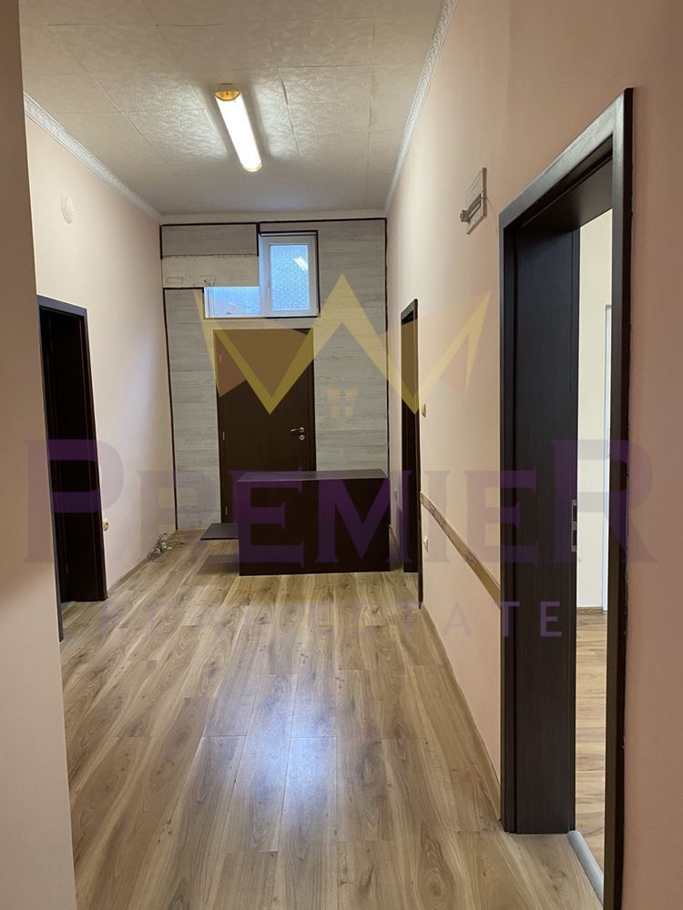 Дава се под наем Офис в Варна, Център - 75 кв.м за 700 € - Снимка #3