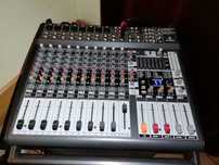 Апаратура  Behringer PMP 3000 2X700 W 12 Канален и колони 2X750 W