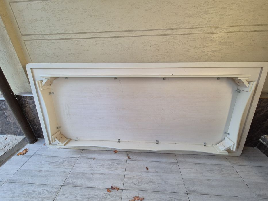 Сотилади стол-хонтахта