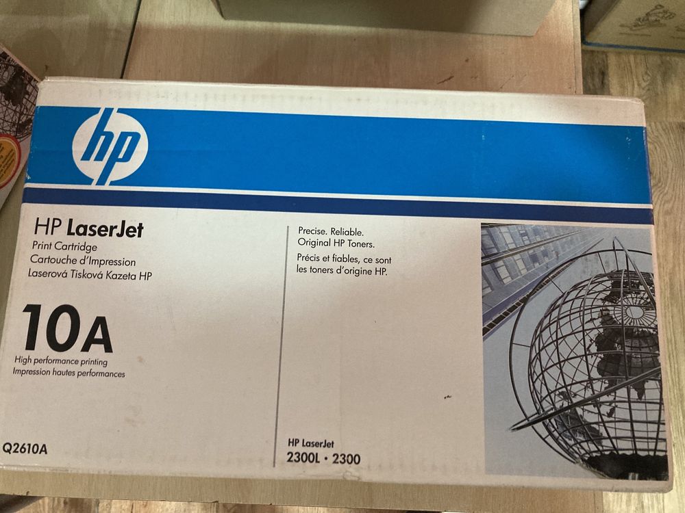 Vand tonere HP originale HPq2610A 10A si HP C4127X 27X