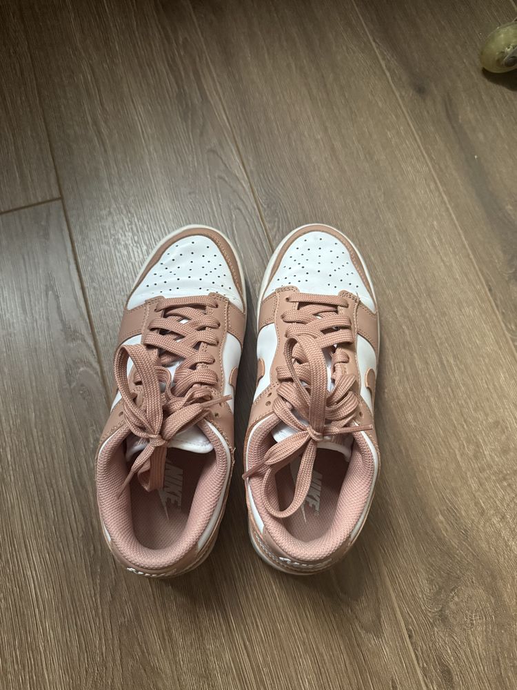 Nike dunk low Rose