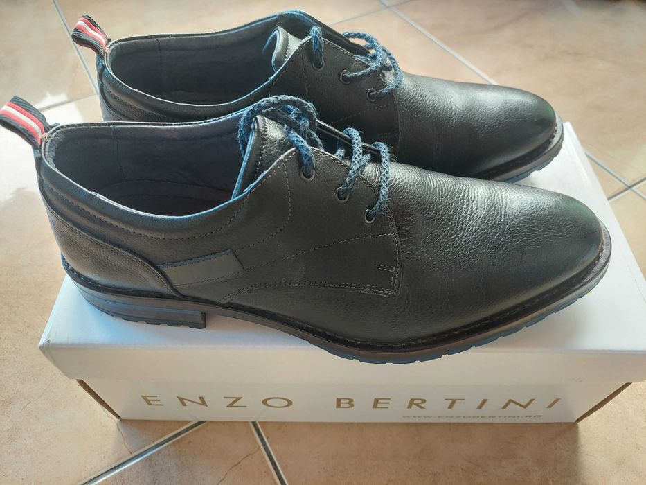 Pantofi ENZO BERTINI nr. 43, din piele