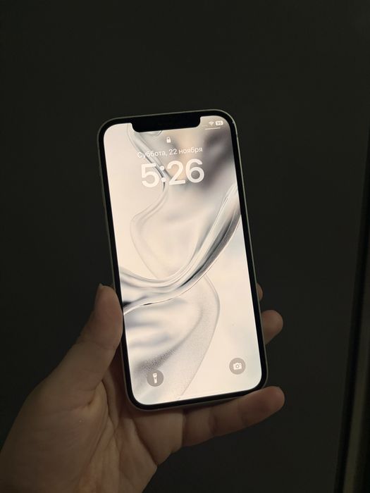 Продается IPhone12 салатовый стильный