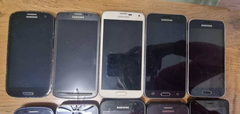 Смартфони Samsung за части
