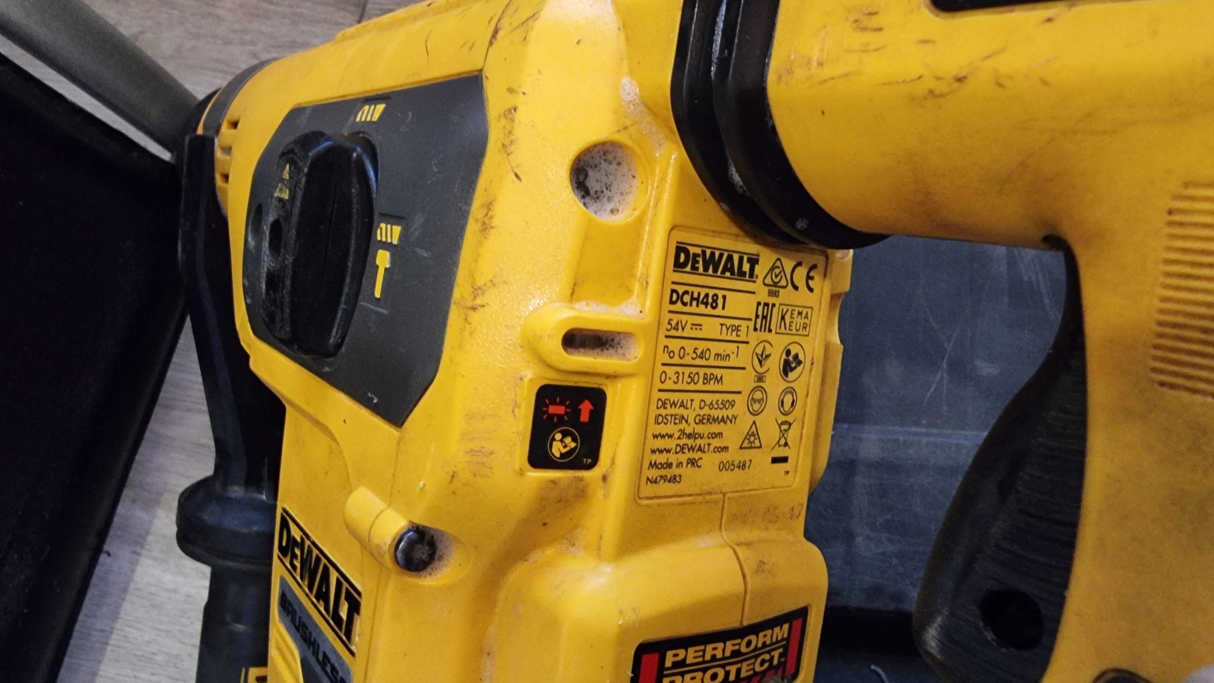 Оригинален перфоратор къртач DeWALT DCH481 SDS-max