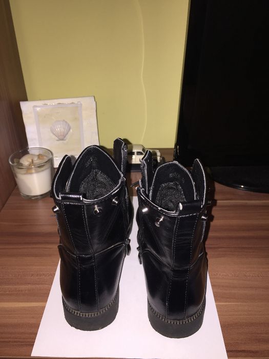 bocanci din piele cu tinte