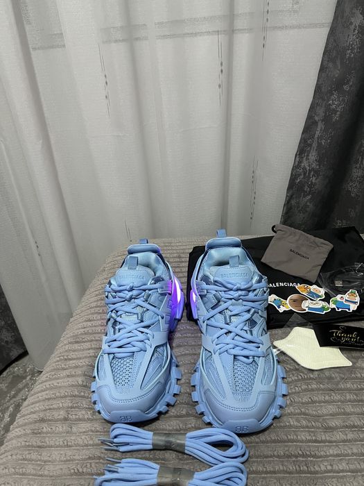 Balenciaga track led baby blue marimea 40 noi cu eticheta