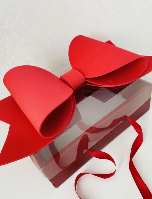 Коробка в форме бантика 35х25х10