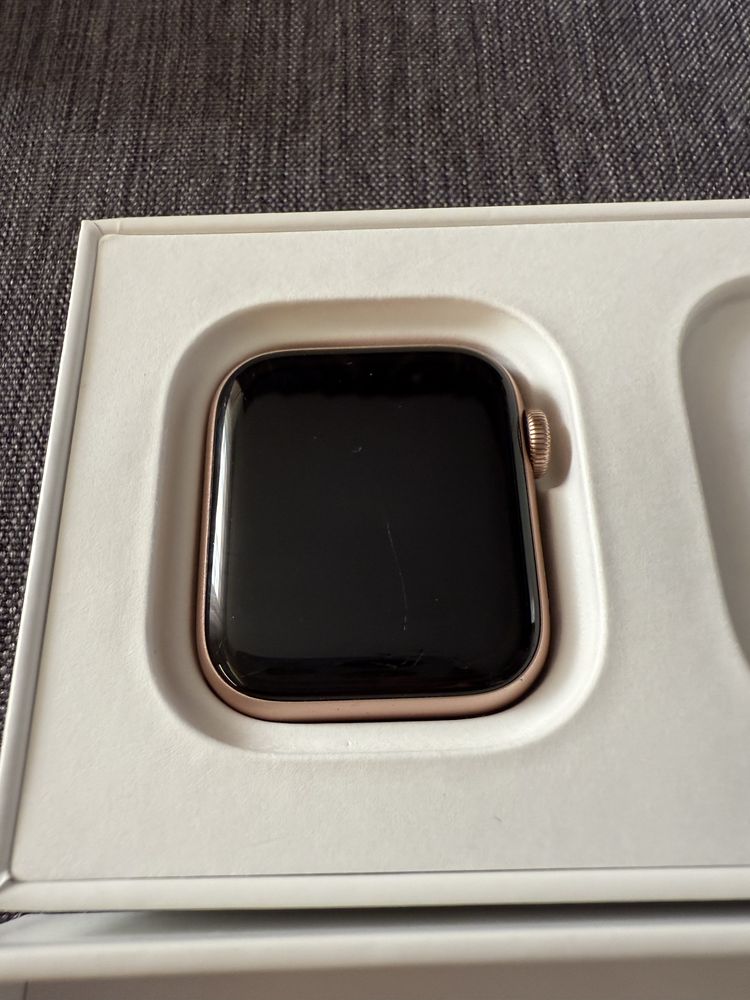 Apple Watch SE 40 mm