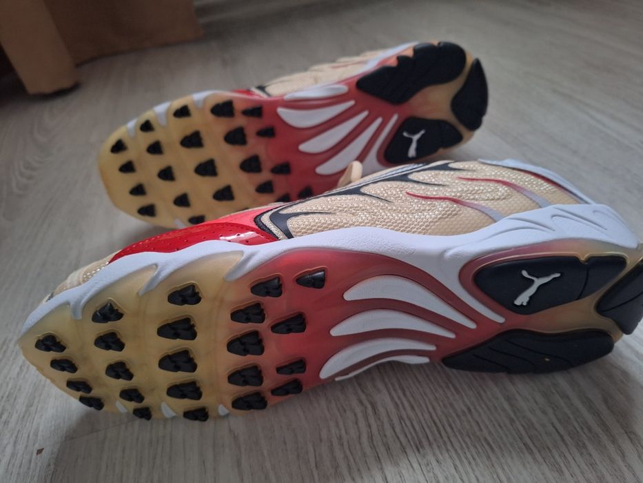 Puma Inhale Distressed
Alpine Snow-For All Time Red