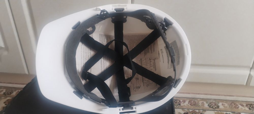 Продаётся каска защитная