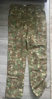 Pantaloni + veston militar combat , camuflaj , marimea 48 cu 2