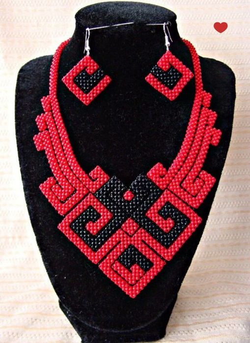 Set bijuterii handmade cu motiv traditional din margele de sticla
