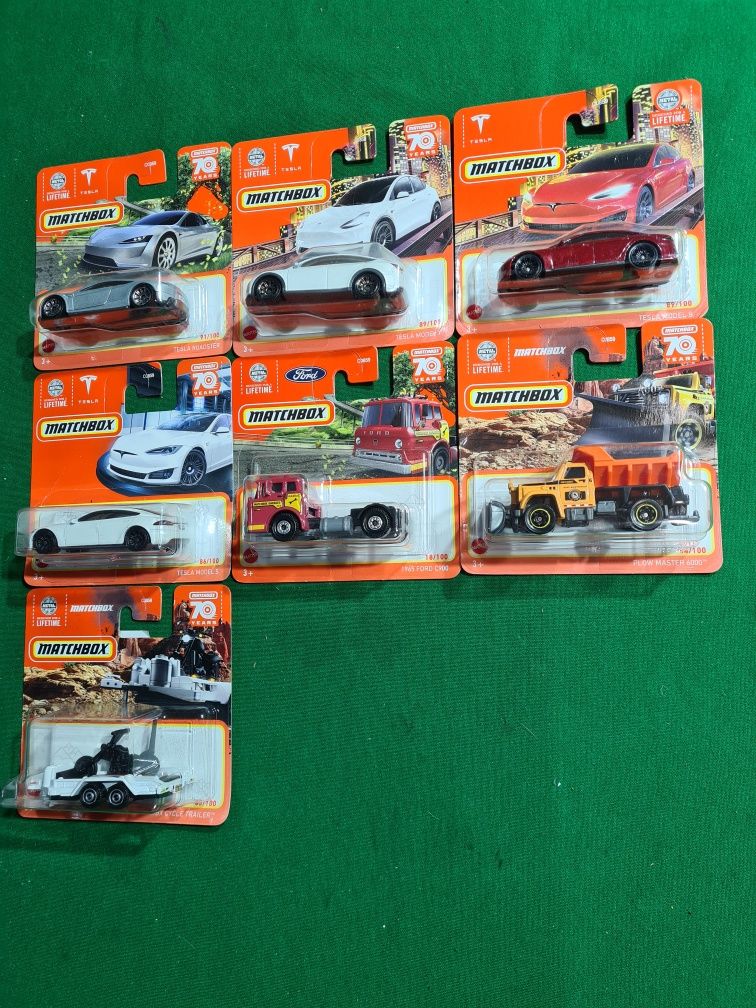 Продавам метални колички Matchbox  ! Мащаб 1:64 !