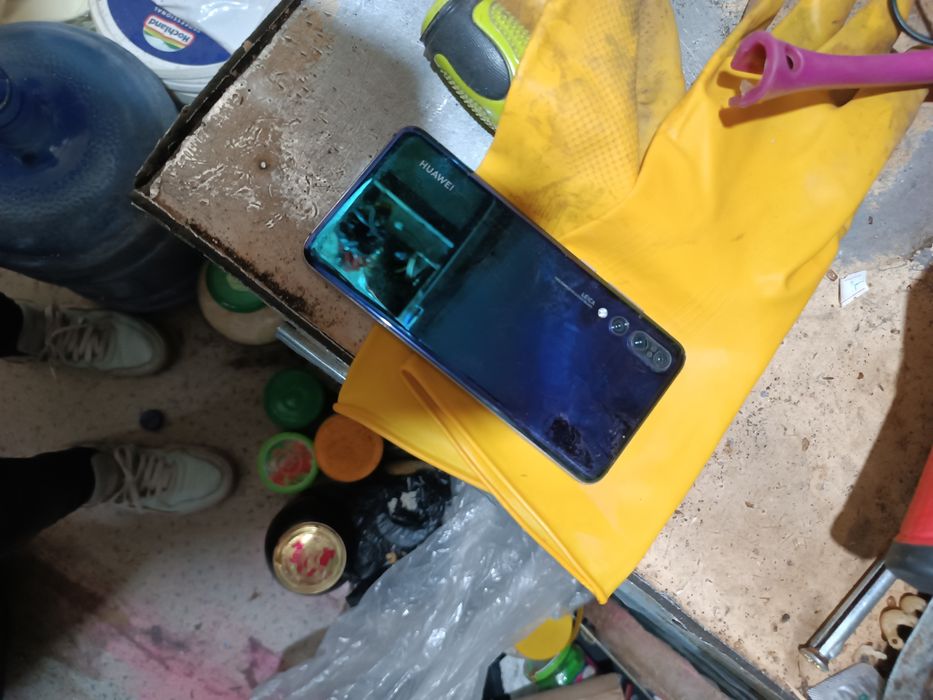 Старые телефоны.