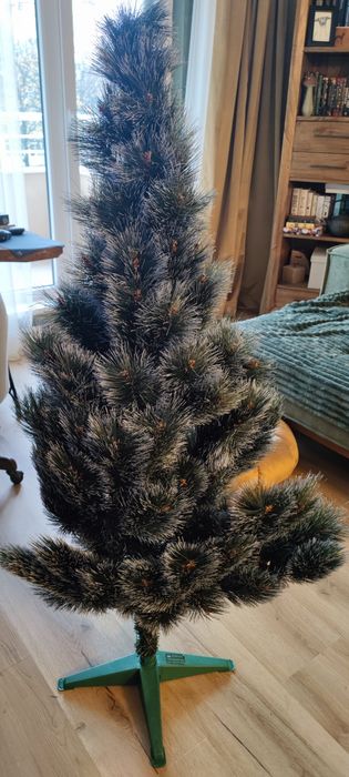 Коледна елха, коледна украса и лампички