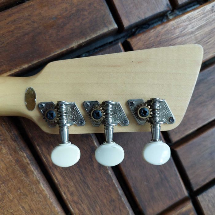 Детска китара Loog с три струни