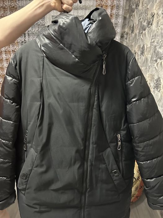 Продаю зимний пуховик