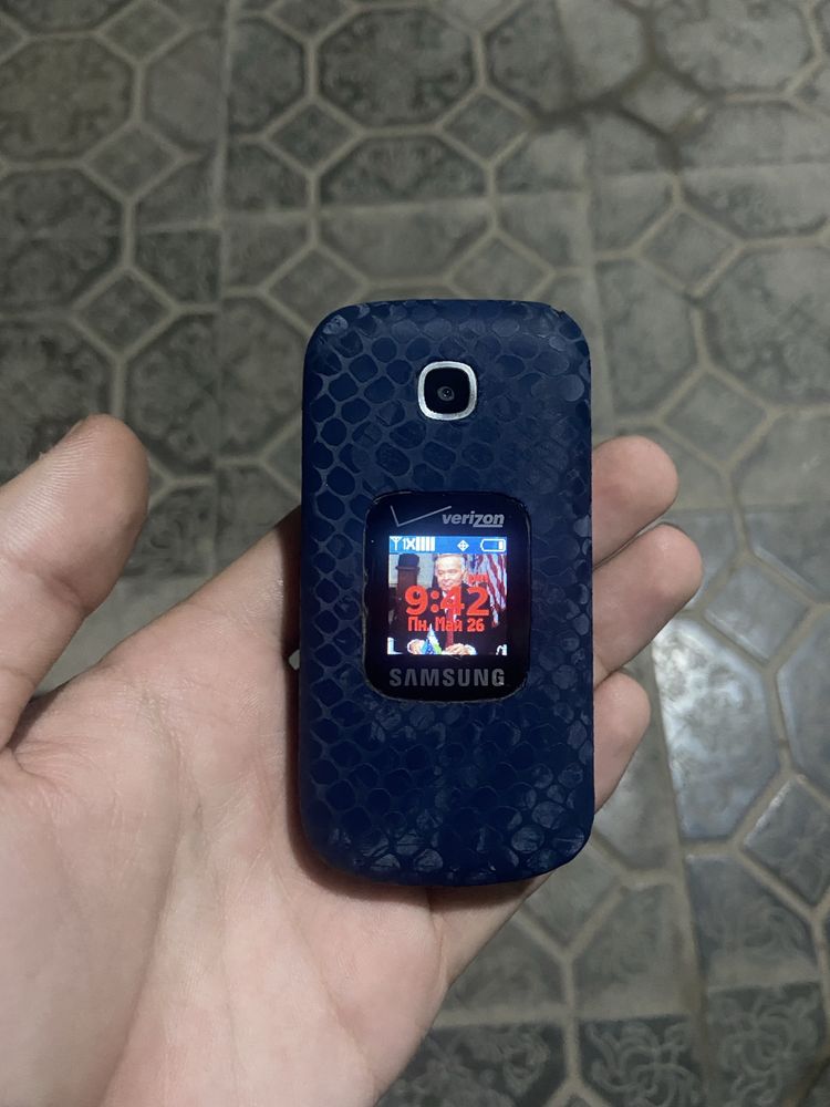 Samsung verizon gusto 3 , густо 3