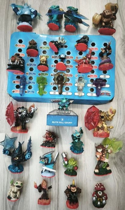 Skylanders la bucata,lot sau schimb, 141 figurine, portale, jocuri