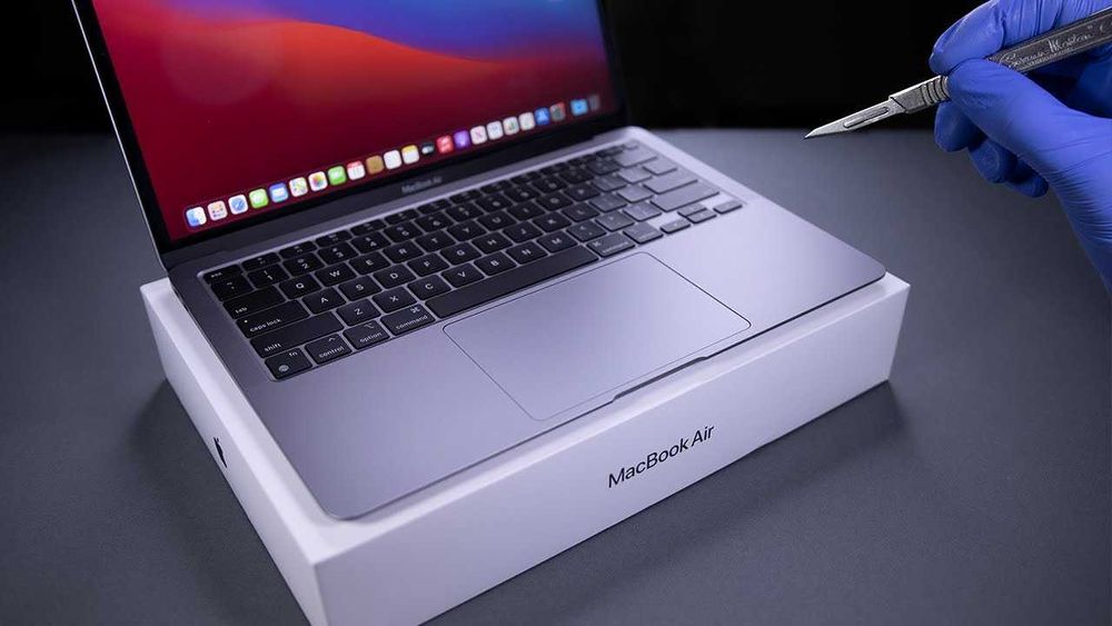 MacBook Air M1 2024 Space Gray Retina ideal 100% !