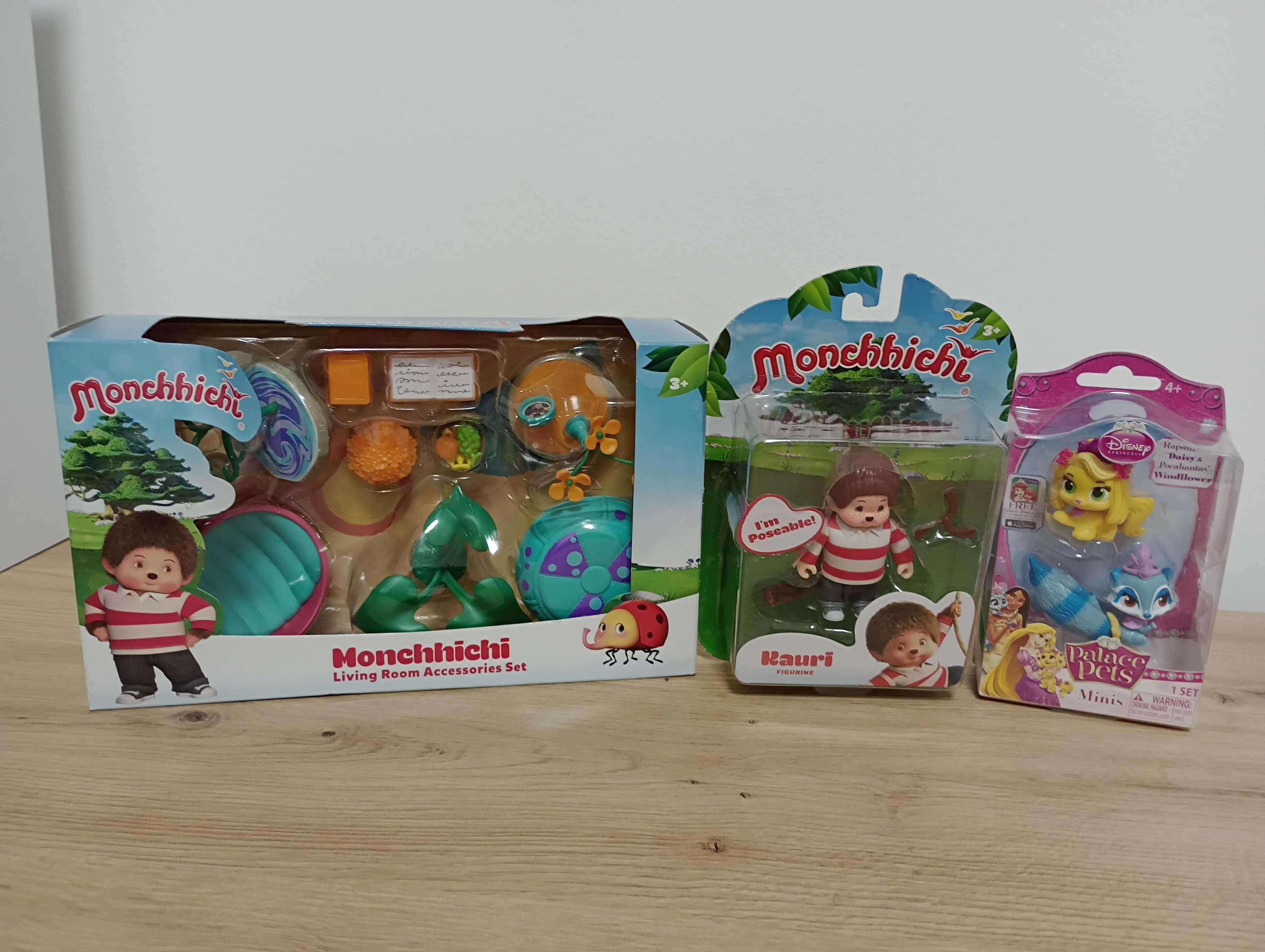 Vand lot jucarii cu Monchhichi si 2 figurine Palace Pets