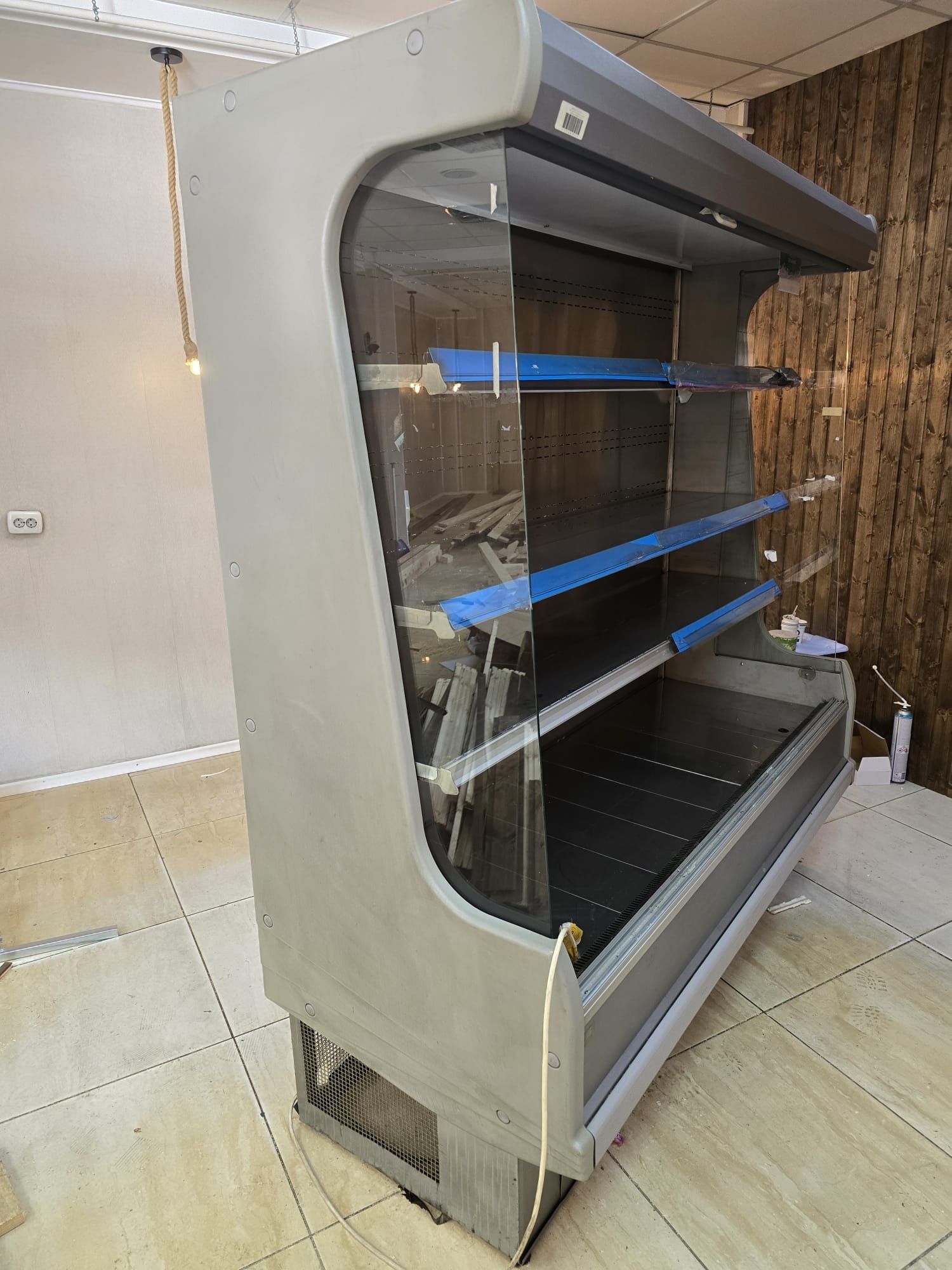 Vand Vitrina pentru lactate și vitrina pentru mezeluri
