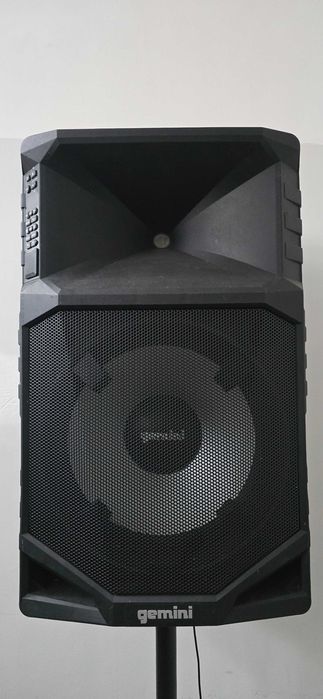 Gemini GSW-T1500PK водоустойчива тонколона със стойка и микрофон