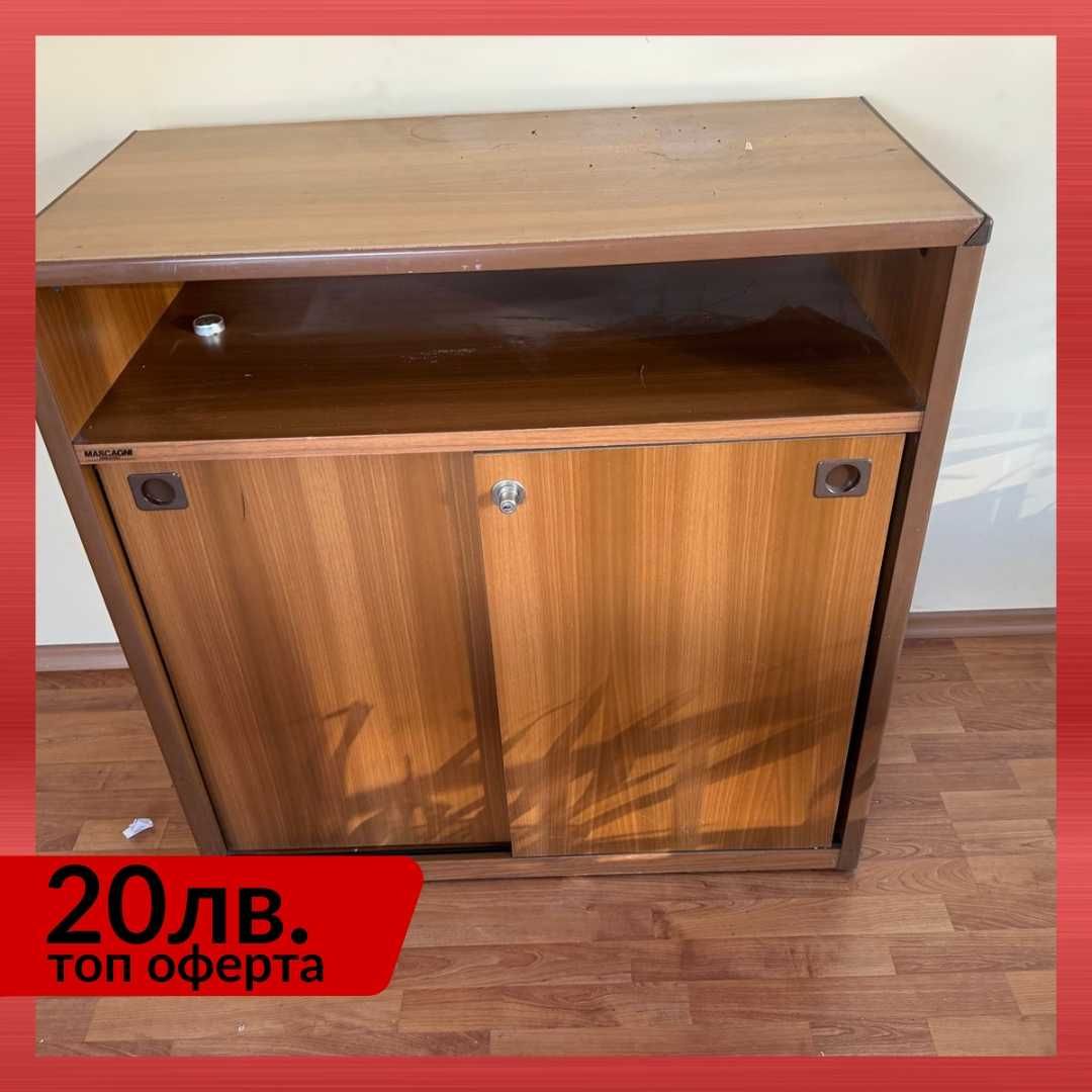 Дървен шкаф с плъзгащи врати и рафт за съхранение | 100*50*102